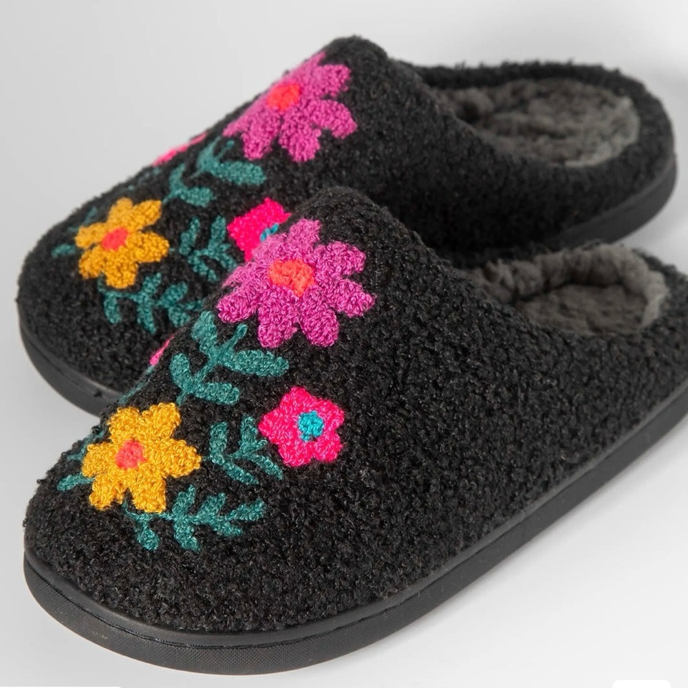 NATURAL LIFE Black and Pink Cozy Slippers with Floral Design